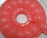 Foto langkah ke 2 dari resep Puding Susu Strawberry.