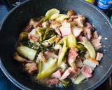 Hình bước làm 3 của món Heo quay kho dưa cải chua