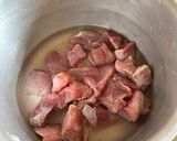 A picture of step 1 of Bhuna hua Gosht.