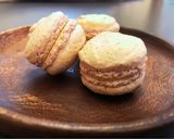 A picture of step 7 of Matcha macarons.