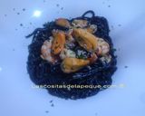 Foto del paso 4 de la receta Espaguetis al nero di sepia con mejillones y gambones