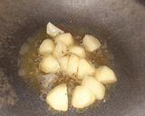 A picture of step 2 of Gobi Matar Aloo.