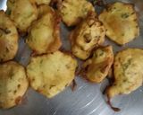 A picture of step 3 of Potato Pakoras.