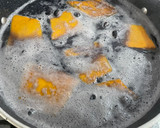 Foto del paso 2 de la receta: Porotos negros con acelgas