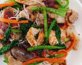 Hình bước làm 3 của món Bún xào thập cẩm