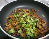 कारल्याची भाजी (Karlyachi Bhaji Recipe In Marathi) रेसिपी स्टेप 4 फोटो 