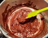 Une image de l'étape 1 de Mousse au chocolat et oreillons de pêches en verrines.