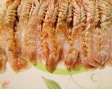 A picture of step 1 of Scampi Gratinati.