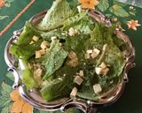 Une image de l'étape 6 de Salade de romaine aux deux fromages de brebis et herbes aromatiques.