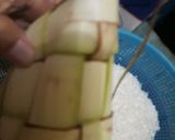 Foto langkah ke 3 dari resep KeTupat Rebus Praktis.