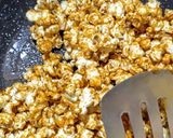 Foto langkah ke 8 dari resep Caramel Popcorn.