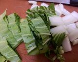 Foto langkah ke 2 dari resep Seblak Krupuk Udang Pedas Gurih.
