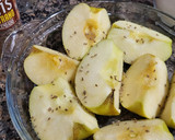 Foto del paso 2 de la receta: Manzanas asadas con crema de queso dulce y canela