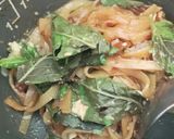 A picture of step 3 of Pad See Ew with Fresh Noodles.