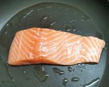 รูปขั้นตอนการทำที่ 1 ของ Spaghetti Aglio e Olio with Grilled Salmon