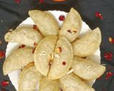 मावा गुजिया (mawa gujiya recipe in Hindi) रेसिपी चरण 10 फोटो