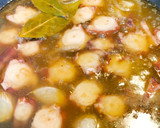 Foto del paso 3 de la receta: Tapa de Pulpo confitado en aceite de oliva y vino blanco