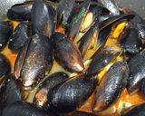 Foto del paso 5 de la receta: Spaghetti con mejillones al vino