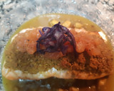 Foto del paso 10 de la receta: Salmón con costra de kikos y salsa de langostinos
