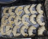 Foto del paso 5 de la receta: Medialunas de Manteca😋😉