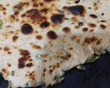 A picture of step 3 of Hara lehsan ka paratha.