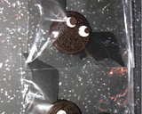 Foto del paso 5 de la receta: Murciélagos de Oreo (Rápidas)