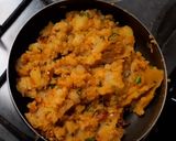 A picture of step 6 of Aloo chop.
