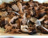 Φωτογραφία βήματος 5 της συνταγής Pulled pork sandwich - «τραβηγμένο» χοιρινό