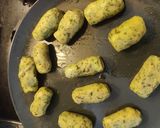 कोथिंबीर रोल / धनिया रोल(dhaniya roll recipe in hindi) रेसिपी चरण 2 फोटो