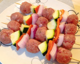 Foto del paso 2 de la receta: Brochetas de albóndigas