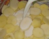صورة لخطوة 4 من وصفة غراتان بطاطا على طريقة اخت مطبخ وتدابير ام رفيف (يوتيوب)