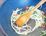 รูปขั้นตอนการทำที่ 5 ของ ผัดแตงกวาประจำบ้าน สู่อาหารแบบFine dining