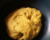 A picture of step 2 of Veggies pie.