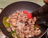 Foto langkah ke 4 dari resep Tumis Tulang Muda Sapi Dengan Kacang Panjang.
