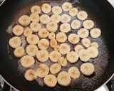 Foto del paso 3 de la receta Bizcocho a la sartén con rodajas de plátano