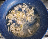 Foto del paso 2 de la receta: Pollo a la crema y espinacas 🍗