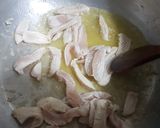 صورة لخطوة 1 من وصفة سباغيتي بالصلصة البيضاء 🍝 أكلة سريعة ولذيذة 🍗😋
