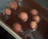 A picture of step 4 of Palm jaggery gulab jamun.