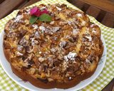 Foto del paso 3 de la receta Bizcocho suave con cubierta de manzanas, de azúcar, de canela y de nueces