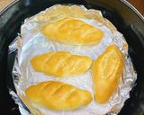 Hình bước làm 3 của món Bánh mì Việt Nam đặc ruột