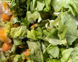 Foto del paso 2 de la receta: Ensalada de digüeñes con lechuga