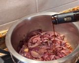 Foto del paso 1 de la receta: Hígado de ternera a la plancha con cebollas caramelizadas