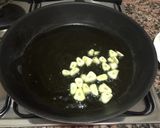 Foto del paso 2 de la receta Merluza con patatas langostinos y calamares