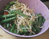 Foto langkah ke 4 dari resep Tumis tauge kacang panjang.