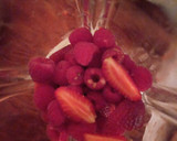 Foto del paso 1 de la receta: Mousse de frutos rojos a base de merengue italiano