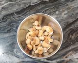 A picture of step 4 of CASHEW CURRY with MAKHANA.