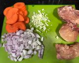 Foto del paso 1 de la receta: Guiso de pollo