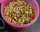 Foto langkah ke 5 dari resep Kacang bawang gurih.