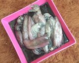 Foto langkah ke 1 dari resep Cumi cabai hijau simple pasti enak.