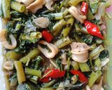 Foto langkah ke 5 dari resep Cumi Cah Kangkung Saos Tiram.